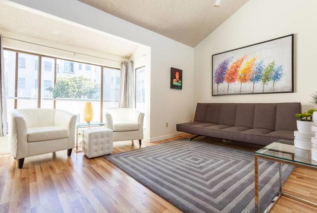 28 Houston Street, San Francisco CA: https://media.crmls.org/mediaz/d5769061-beb8-46d1-822a-85b38b0f239a.jpg