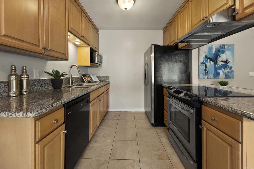 9528 Carroll Canyon Rd - photo 14