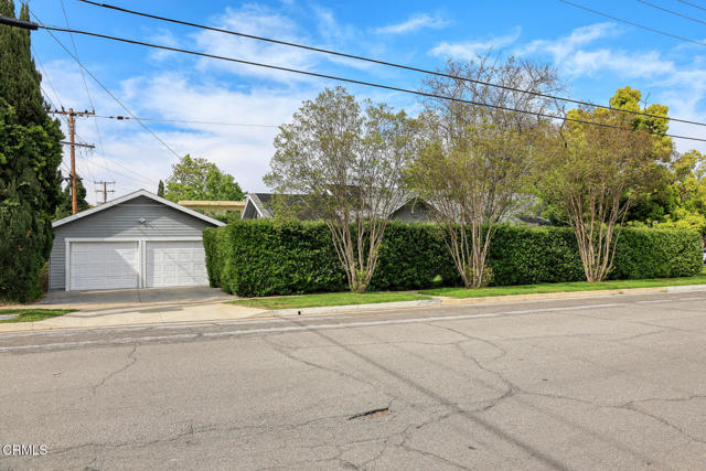 1967 La France Avenue, South Pasadena CA: https://media.crmls.org/mediaz/d5774a61-4bbf-4c71-90b7-cf291f3bd339.jpg