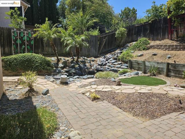 4606 Arabian WAY, Antioch CA: https://media.crmls.org/mediaz/d5790eb2-b788-4f2c-82cb-e1102e7b01e8.jpg