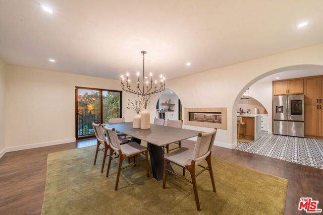 3236 Primera Avenue, Los Angeles CA: https://media.crmls.org/mediaz/d5797b45-29fe-46bf-ae84-b6c391bef478.jpg