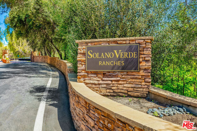 6914 Solano Verde Drive, Somis CA: https://media.crmls.org/mediaz/d57990f6-76de-421b-8aa6-835308728bc8.jpg