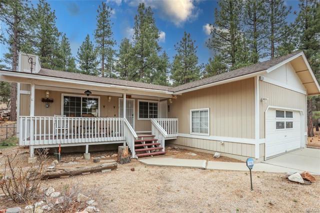2324 Manzanita Lane, Big Bear CA: https://media.crmls.org/mediaz/d57a1dcf-12fa-481b-90bf-a4baccf1c05f.jpg