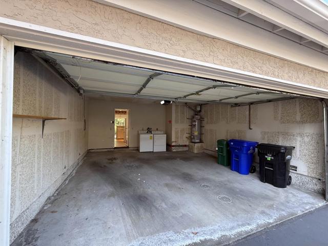 7551 Rainswept Ln, San Diego CA: https://media.crmls.org/mediaz/d57a3d79-fe03-4935-9ed7-f854afd13bf0.jpg