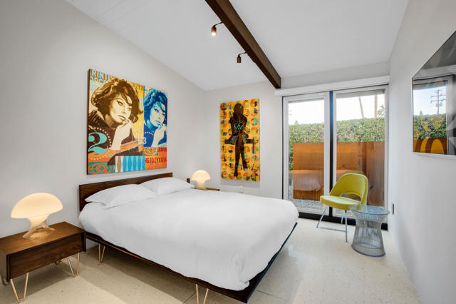 Image 26 of 83 For 992 La Jolla Road