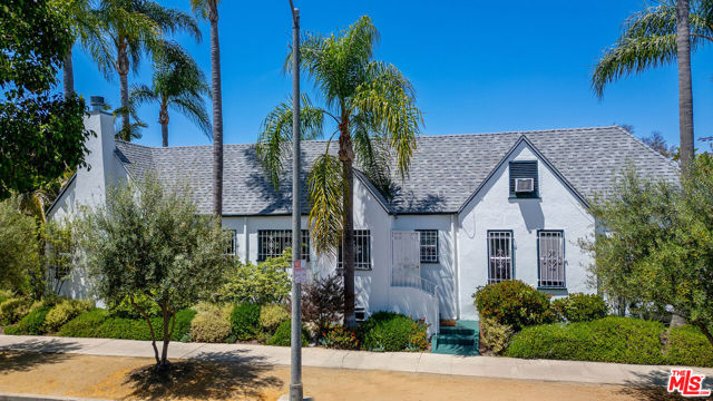 500 N Alta Vista Boulevard, Los Angeles CA: https://media.crmls.org/mediaz/d57ae00b-f651-4024-8b14-e7ff6d421f86.jpg