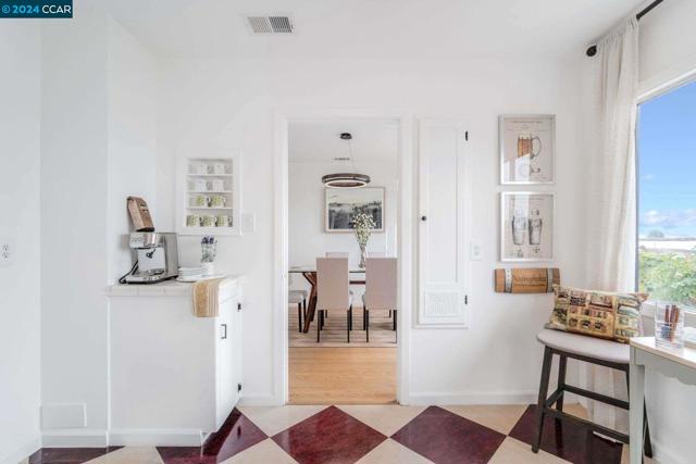 Image 9 of 41 For 2815 San Luis St