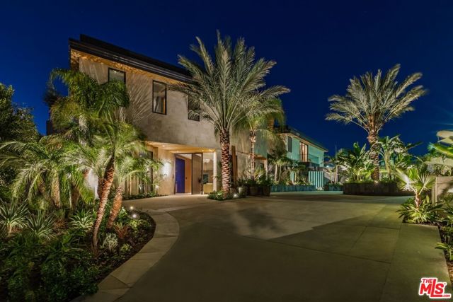 1625 Summitridge Drive, Beverly Hills, California 90210, 7 Bedrooms Bedrooms, ,8 BathroomsBathrooms,Single Family Residence,For Sale,Summitridge,24416047