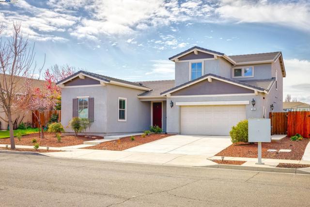 115 Lemon Blossom Ln, Patterson CA: https://media.crmls.org/mediaz/d57bbca0-ed13-488d-99cf-c4b8e5cbbd25.jpg