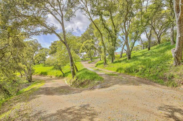 420 Yellowbrick Road, Watsonville CA: https://media.crmls.org/mediaz/d57bdf38-076b-497c-a746-dab7c42b9a6e.jpg