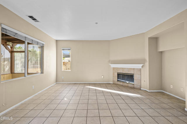 Detail Gallery Image 7 of 41 For 1930 Ribera Dr, Oxnard,  CA 93030 - 5 Beds | 3 Baths