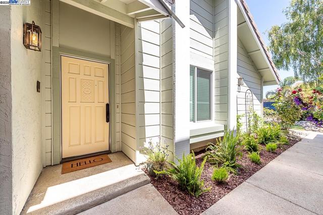Image 3 of 54 For 32996 Soquel St