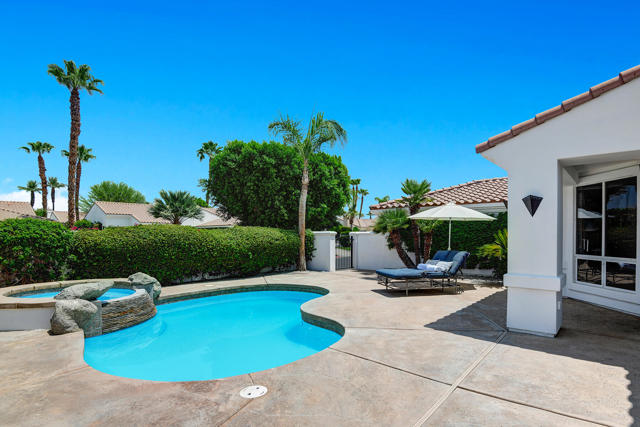 78863 Breckenridge Drive, La Quinta CA: https://media.crmls.org/mediaz/d57d0d76-c473-4fab-8686-aedf07baa230.jpg