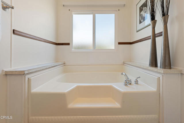 262 Gershwin Lane, Ventura CA: https://media.crmls.org/mediaz/d57dd0cd-17b9-4eb2-8047-05972e8a3813.jpg