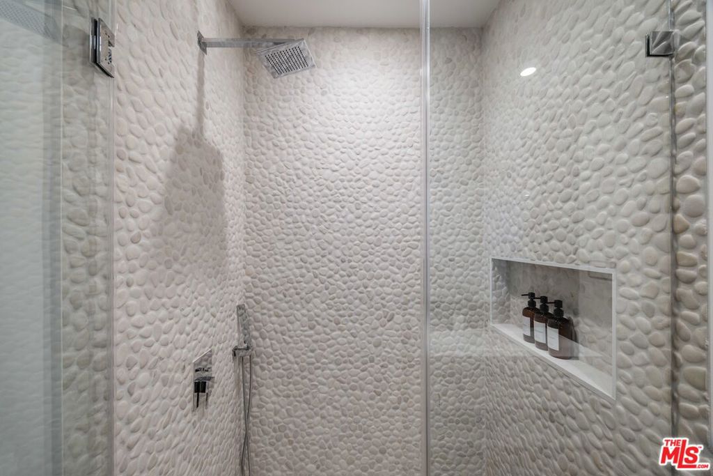 MLS #26862359 image #4