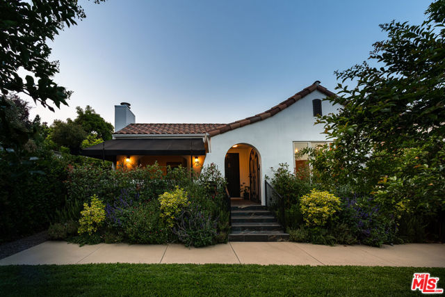 1841 Rose Villa Street, Pasadena CA: https://media.crmls.org/mediaz/d57ea06f-0443-4907-8e0f-9a112c86c40b.jpg