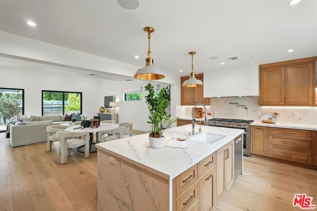 913 913 1/2 N Beverly Glen Boulevard, Bel Air CA: https://media.crmls.org/mediaz/d57ec102-0d5e-454c-b48d-8d479538daa3.jpg