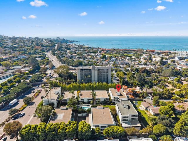 2360 Torrey Pines Rd, La Jolla CA: https://media.crmls.org/mediaz/d5802998-13a8-40c0-97b1-710be582ad84.jpg
