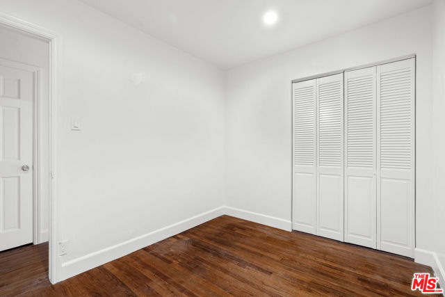 616 Sunset Avenue, Venice CA: https://media.crmls.org/mediaz/d5803ebf-53b5-40fb-b707-2f349d4cc911.jpg