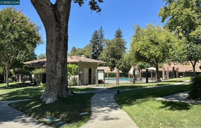 407 Tampico, Walnut Creek CA: https://media.crmls.org/mediaz/d5825dab-aaa8-4fe8-bce6-52a692da3f61.jpg