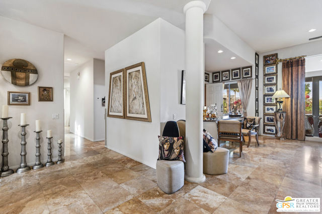 18 Calais Circle, Rancho Mirage CA: https://media.crmls.org/mediaz/d58286ed-3a7a-4f9e-b2dc-5cb30f942256.jpg