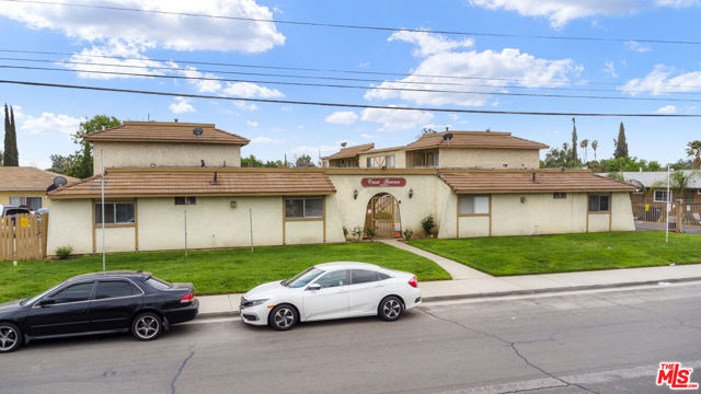 24271 Webster Avenue, Moreno Valley CA: https://media.crmls.org/mediaz/d58298a5-5dd9-4119-8666-4c8b4071bb82.jpg