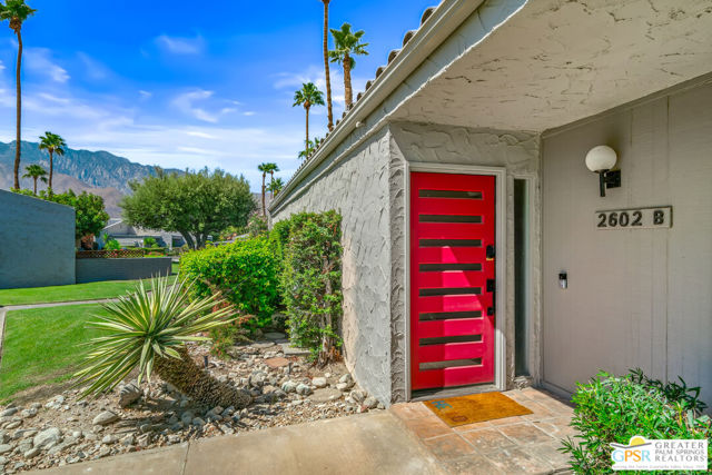 2602 N Whitewater Club Drive, Palm Springs CA: https://media.crmls.org/mediaz/d582e5bd-6a2d-49d5-b0d6-62119951e2b3.jpg