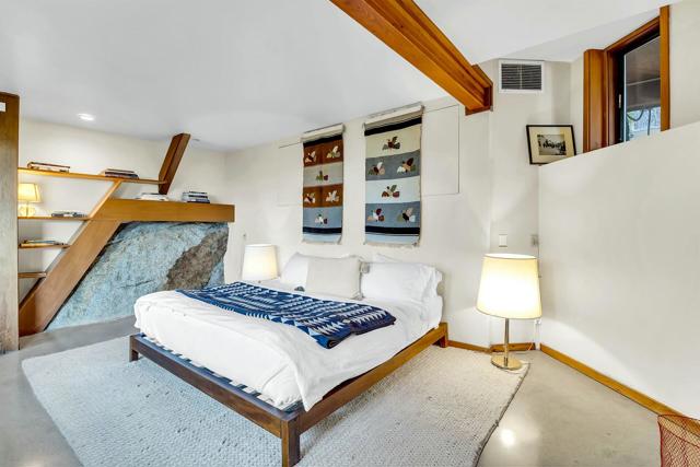 25281 Deer Path, Idyllwild CA: https://media.crmls.org/mediaz/d582fd53-839e-4802-b940-b4f125614ecf.jpg