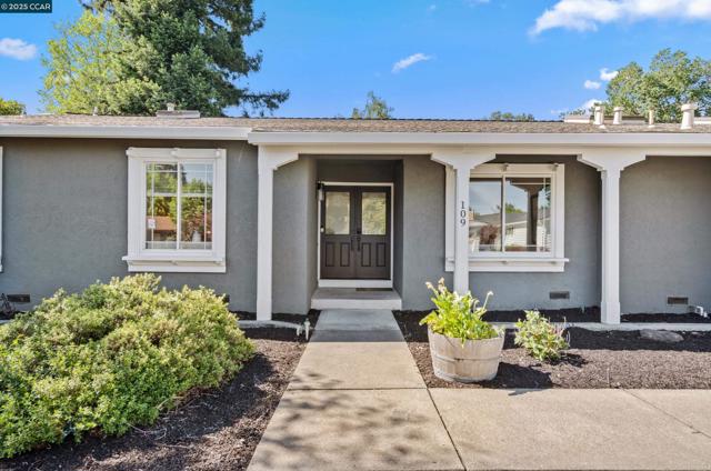 109 Baldwin Dr, Danville CA: https://media.crmls.org/mediaz/d58372bf-b14a-40cf-81d2-61120cfd3a21.jpg
