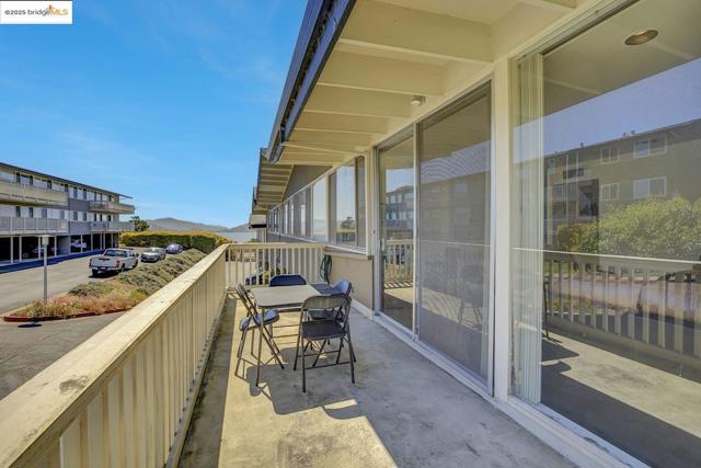 14 Janet Way, Tiburon CA: https://media.crmls.org/mediaz/d583fe3b-02a9-4f2e-8514-92a892a9ee10.jpg