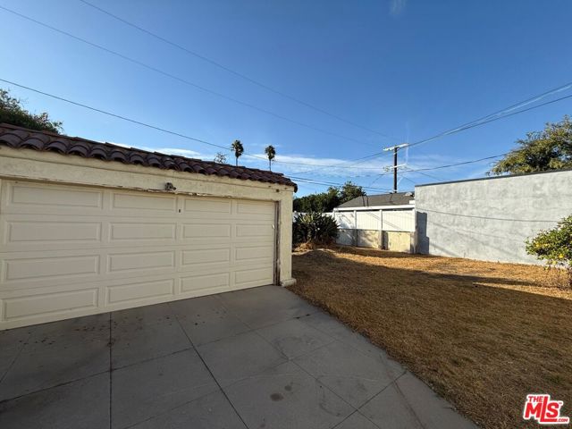 Image 6 of 8 For 3817 Roxton Avenue