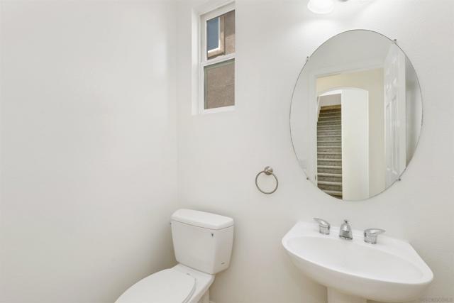 1020 Crystal Springs Pl, Escondido CA: https://media.crmls.org/mediaz/d5856963-e6ea-40d1-ba5e-71c904fd891e.jpg
