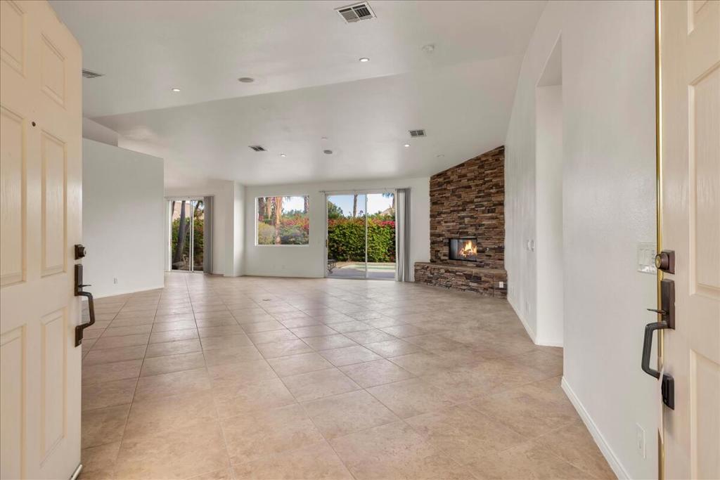 MLS #219136858DA image #2