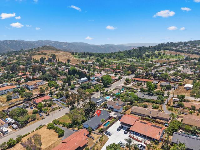925 Moody Dr, Escondido CA: https://media.crmls.org/mediaz/d5859bd7-22d4-46eb-bc6a-4ef71dd6c202.jpg