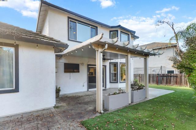 5512 Sagehen Ct, Loomis CA: https://media.crmls.org/mediaz/d5865337-74ec-47d9-ae4b-bea8c9a9f9e3.jpg