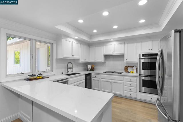 120 Heritage Oaks Pl, Alamo CA: https://media.crmls.org/mediaz/d586c332-a06e-4f80-af36-10af5d321f2e.jpg