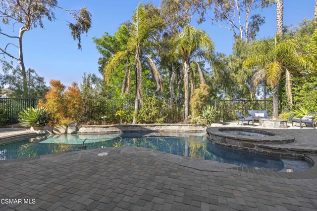 287 Golden Fern Court, Simi Valley CA: https://media.crmls.org/mediaz/d586d4ee-faf2-48a1-a267-e03481b0a55d.jpg