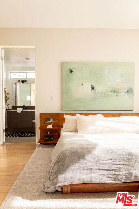 1201 N Las Palmas Avenue, Los Angeles CA: https://media.crmls.org/mediaz/d5886b88-f793-4b49-a0d3-03db78c14e96.jpg