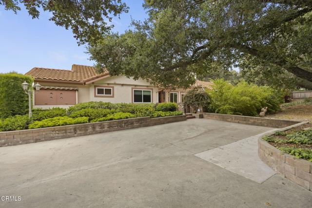311 w W Summer Street, Ojai CA: https://media.crmls.org/mediaz/d5890311-cae2-4d97-a286-3ae904dac24c.jpg