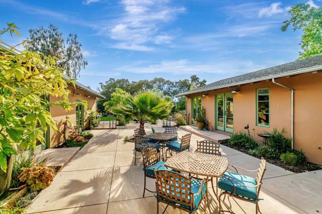 15393 Via Caballero, Monte Sereno CA: https://media.crmls.org/mediaz/d589e818-e91c-493a-9b8d-5122d469e043.jpg