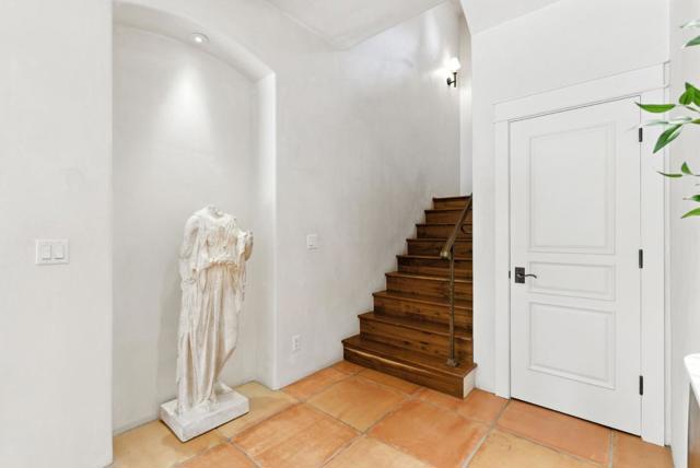 45 Sneckner Court, Menlo Park CA: https://media.crmls.org/mediaz/d58a088a-ac3f-431f-be22-c5d5f8060b30.jpg