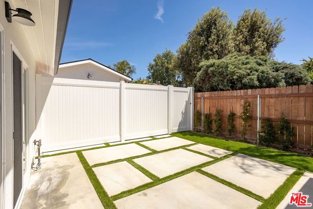 7413 Jamieson Avenue, Reseda CA: https://media.crmls.org/mediaz/d58a0f8c-94f2-491e-b2e8-ce7fac7cce97.jpg