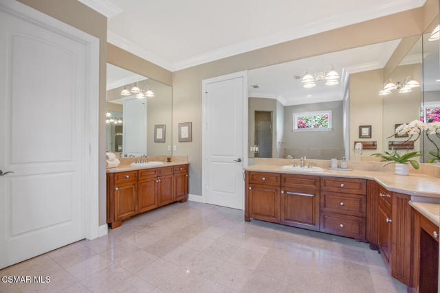 758 Camino Dos Rios, Thousand Oaks CA: https://media.crmls.org/mediaz/d58aaebc-d89b-4905-8ebb-b23be9f446e2.jpg