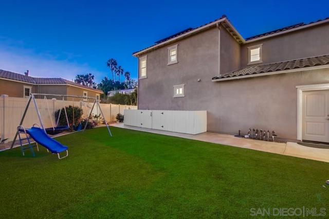 Image 13 of 75 For 9221 Helix Mesa Way