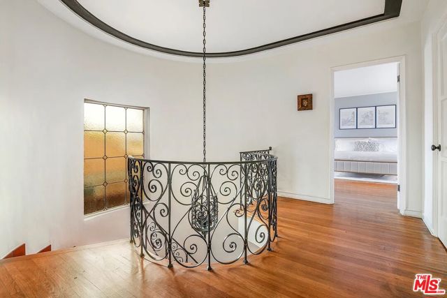 3691 Aureola Boulevard, View Park CA: https://media.crmls.org/mediaz/d58c1327-e0d9-4e7f-b0ce-c815db04c4c9.jpg