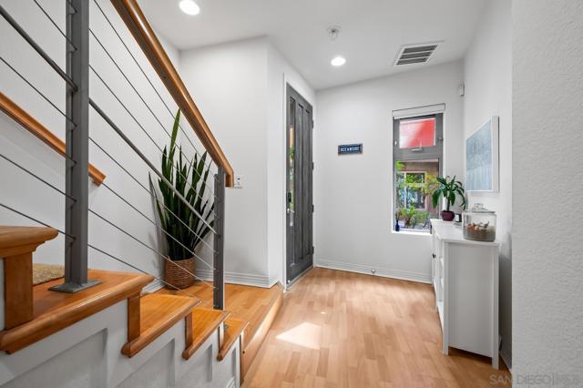 465 S Cleveland St, Oceanside CA: https://media.crmls.org/mediaz/d58c1940-a206-47e1-9cb7-b903e7ca5b04.jpg