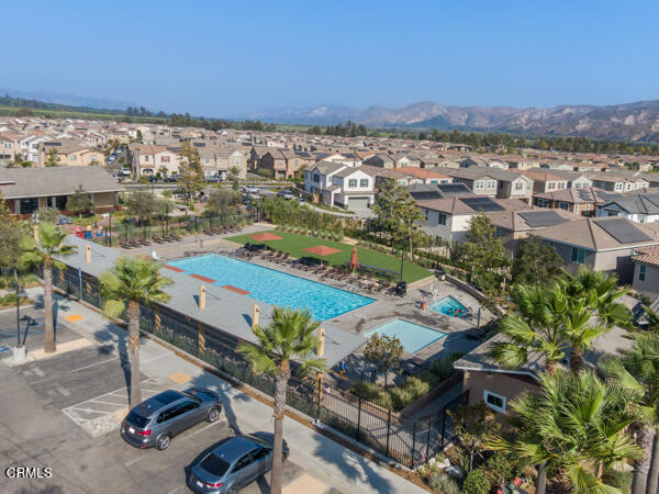 490 Jubilee Place, Santa Paula CA: https://media.crmls.org/mediaz/d58c2bdd-35fa-4c23-a3a9-2b9377a58d8b.jpg