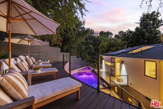 3873 Berry Drive, Studio City CA: https://media.crmls.org/mediaz/d58c62a4-c340-4e38-adc3-220e6c4d5851.jpg