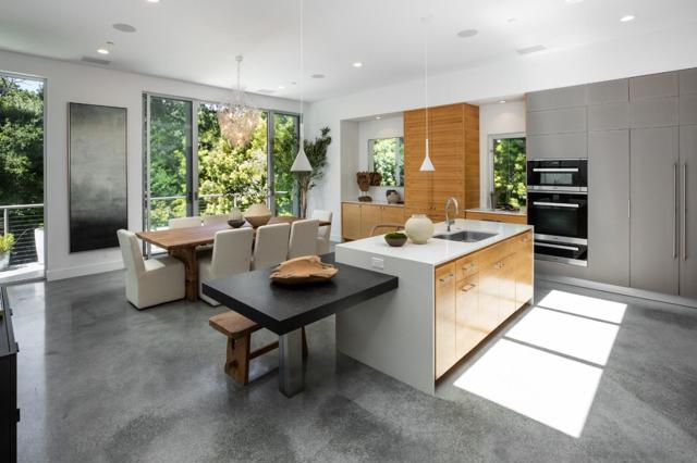 454 Cypress Drive, Los Altos CA: https://media.crmls.org/mediaz/d58c909b-3880-4afa-b8c6-d8a6f0a2aa50.jpg