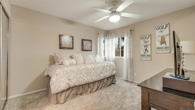 2352 Rock Crest Gln, Escondido CA: https://media.crmls.org/mediaz/d58cbb88-8cc2-43ad-b6ee-52ae3007d96b.jpg